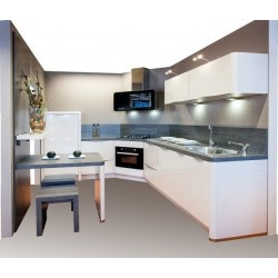 Nolte spot hoogglanskeuken met retro-elementen en quooker kraan