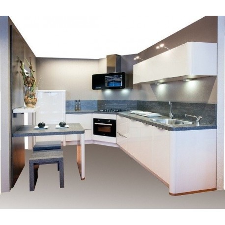 Nolte spot hoogglanskeuken met retro-elementen en quooker kraan