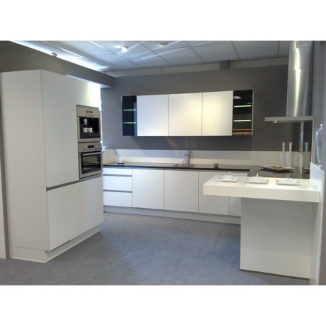 (77) Nobilia speed, met star galaxy granieten werkblad